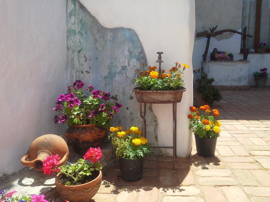 B&B Corte San Lussorio Ольена Экстерьер фото