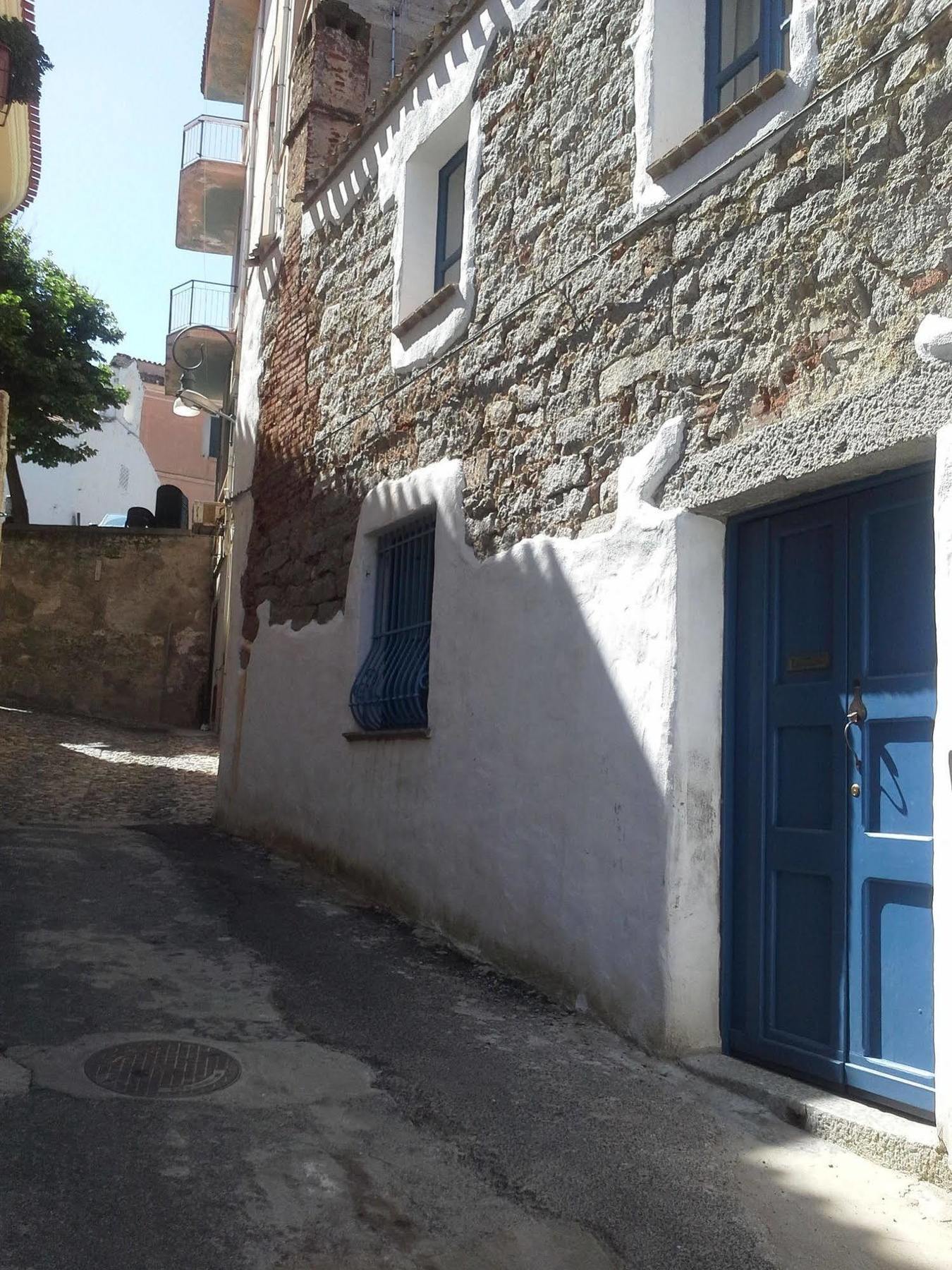B&B Corte San Lussorio Ольена Экстерьер фото