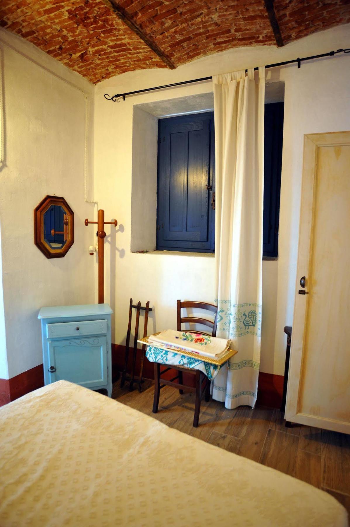 B&B Corte San Lussorio Ольена Экстерьер фото